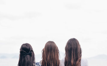 Lubisz częstą koloryzację? Jak powinnaś zadbać o włosy