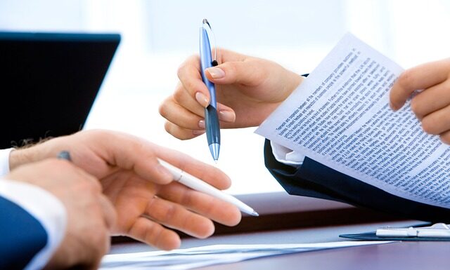 Jakie dokumenty trzeba mieć w samochodzie 2023?