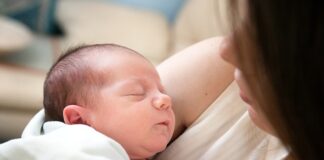 Jaki klej do korytek kablowych?