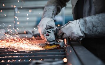 Jaka szlifierka do desek tarasowych?