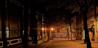 Jak podłączyć przewody do lampy?