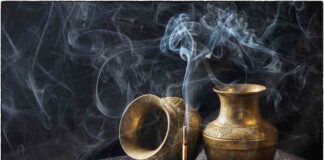 Co oznacza dym z kadzidła?