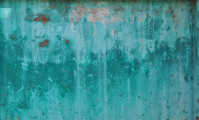 Co sprzyja powstawaniu korozji?